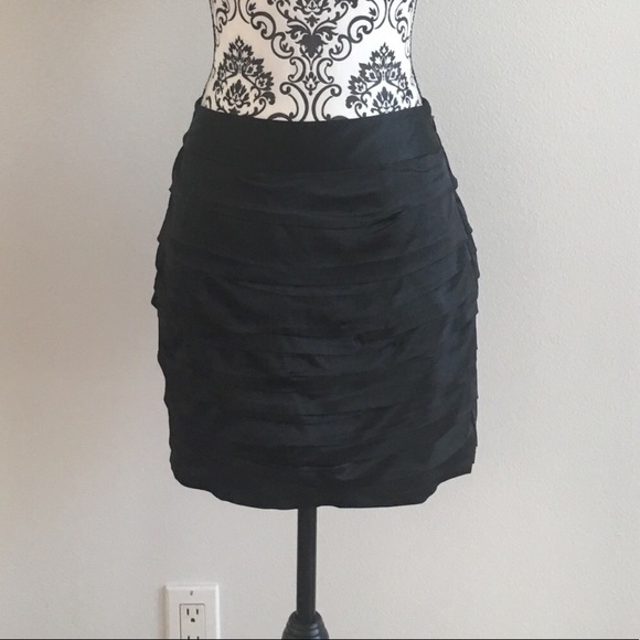Express satin pleated mini skirt - Picture 2 of 7